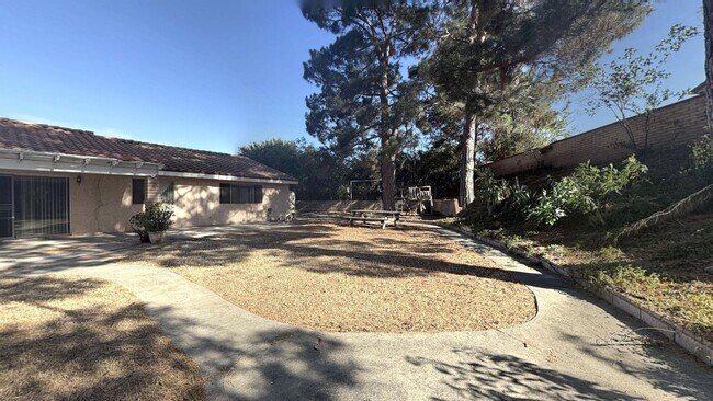 Building Photo - 148 Carmody St