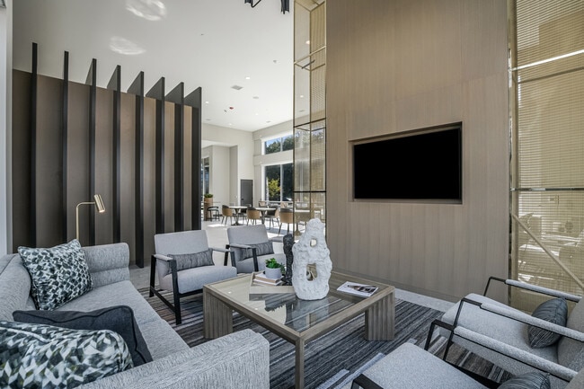 Building Photo - 5424 Old Orchard Rd