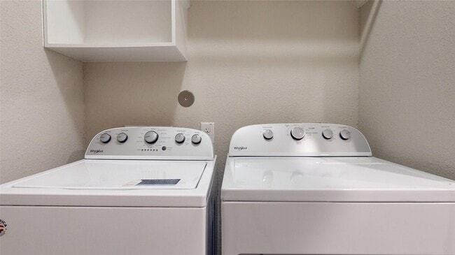 Building Photo - 3535 Cannon Dr