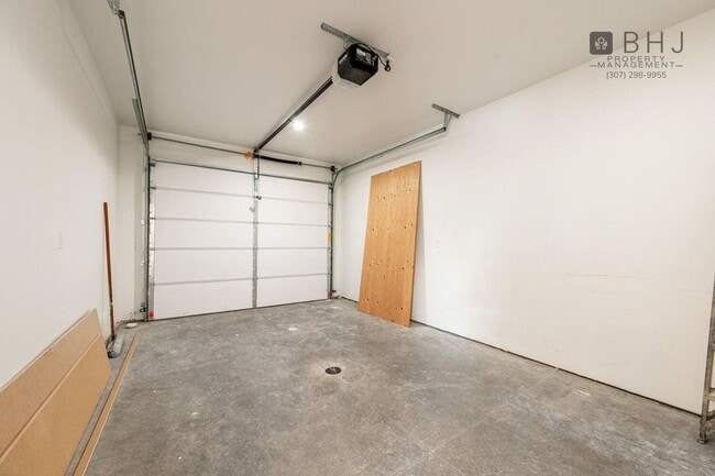 Building Photo - BRAND NEW 2 bed/  2 bath twin home with Ga...