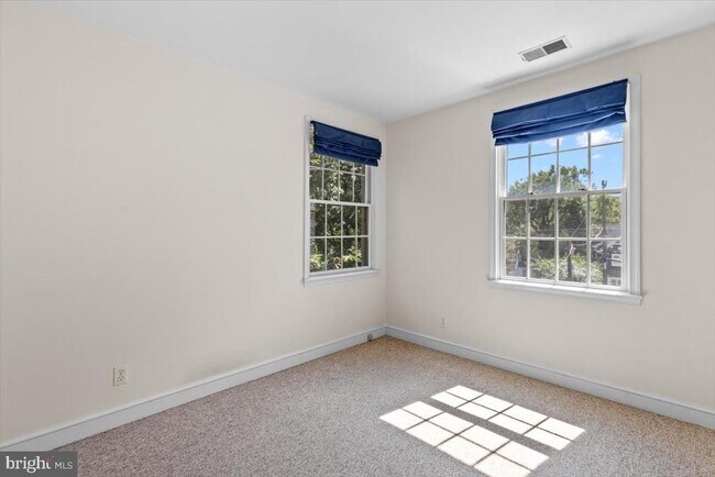 Building Photo - 6023 Walhonding Rd