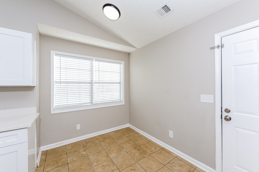 Building Photo - 5015 River Rock Way
