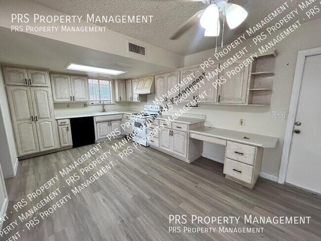 Building Photo - 711 N Oracle-
