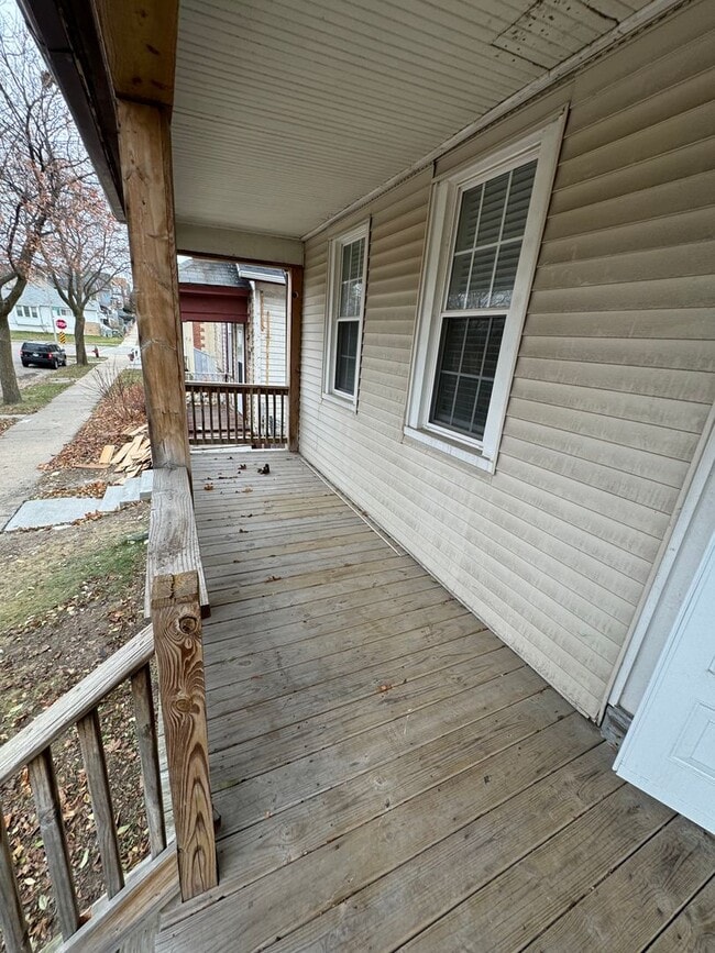 Building Photo - Discover Your Dream Home in Historic Brewers Hill!