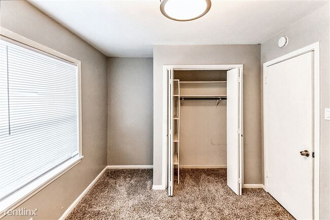 Building Photo - 4137 Woodfin St