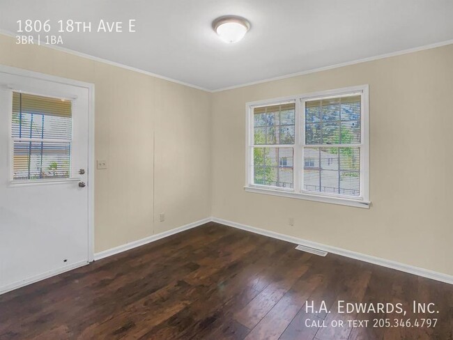 Building Photo - 1806 18th E Ave