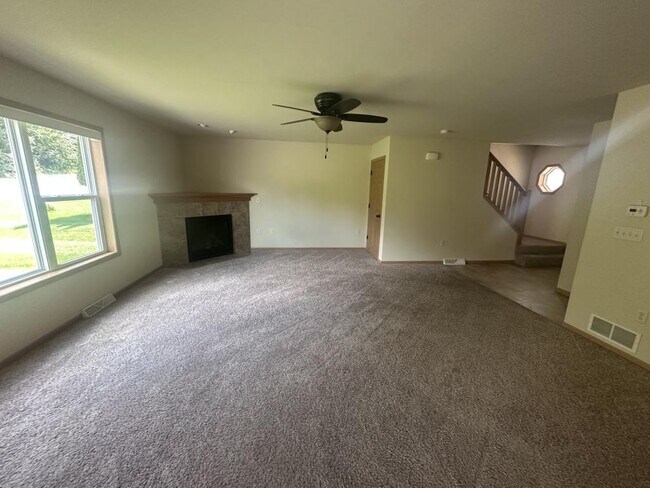 Building Photo - 2519 Parkfield Dr