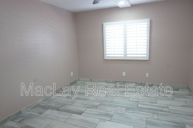 Building Photo - 10444 N 69th St