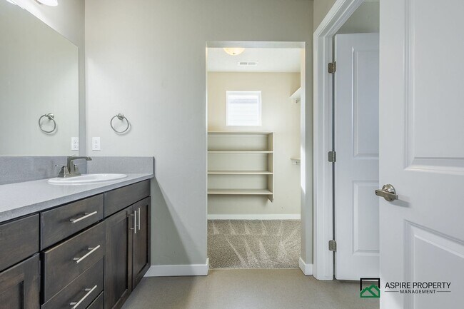 Building Photo - Heart of Meridian 4 Bed 3 Bath