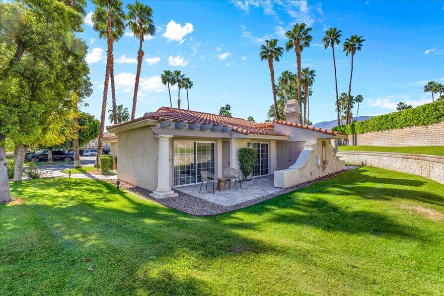 Building Photo - 2701 E Mesquite Ave