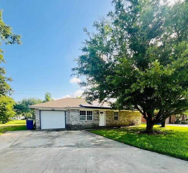 Primary Photo - 3 Bedroom, 2 Bathroom Home for Rent in WES...