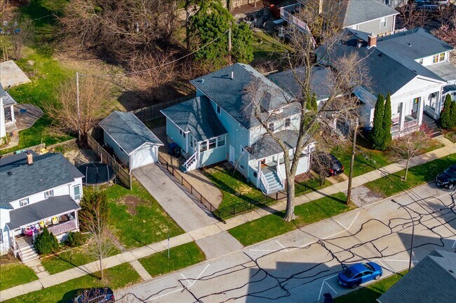 Building Photo - 18 N Main St