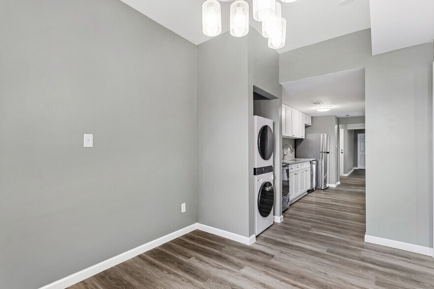 Building Photo - 5582 Pershing Ave
