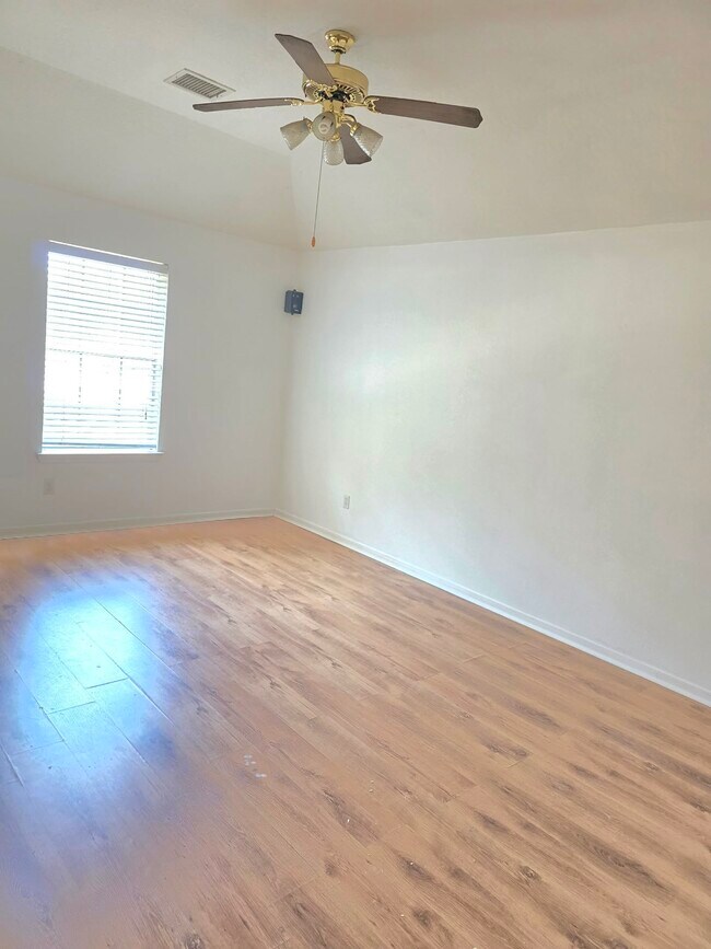 Building Photo - 15003 Changing Oak Ridge Ct