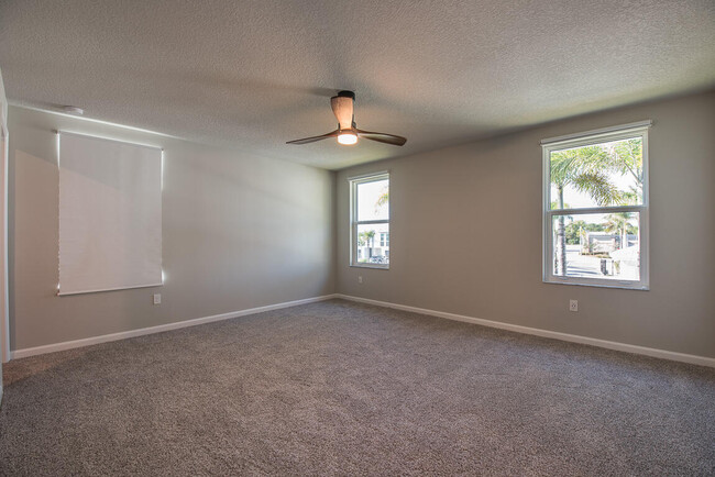 Building Photo - 3918 SE Mentmore Ln