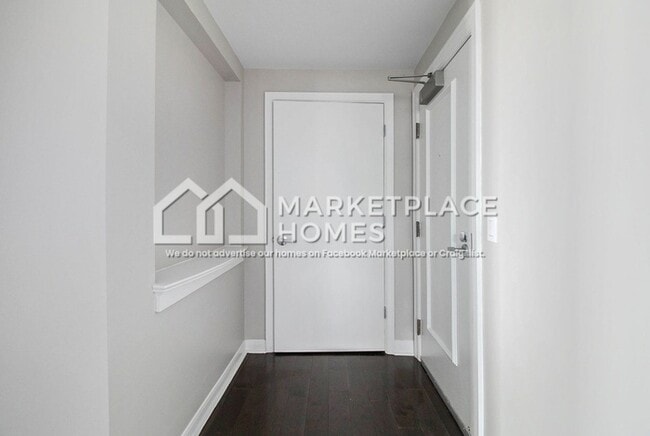 Building Photo - 525 W Lafayette Blvd