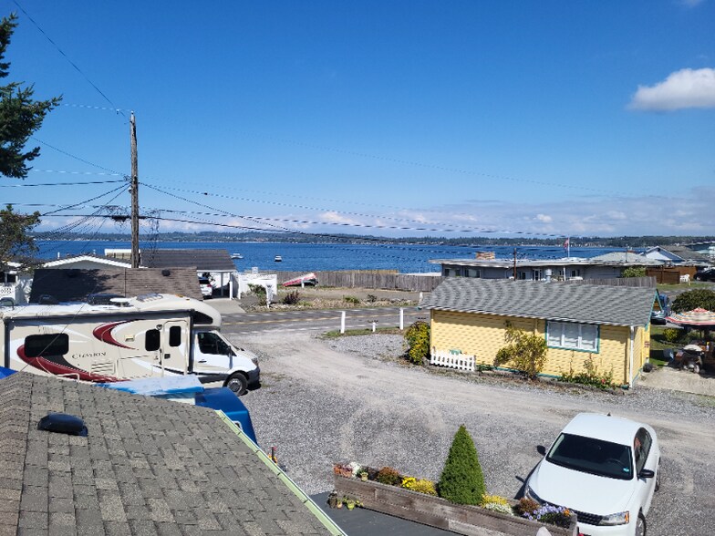 Building Photo - 7398 Birch Bay Dr