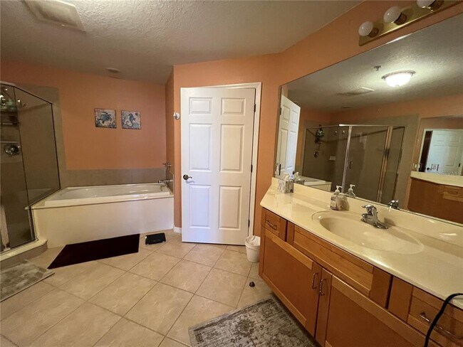 Building Photo - 1188 N Tamiami Trl