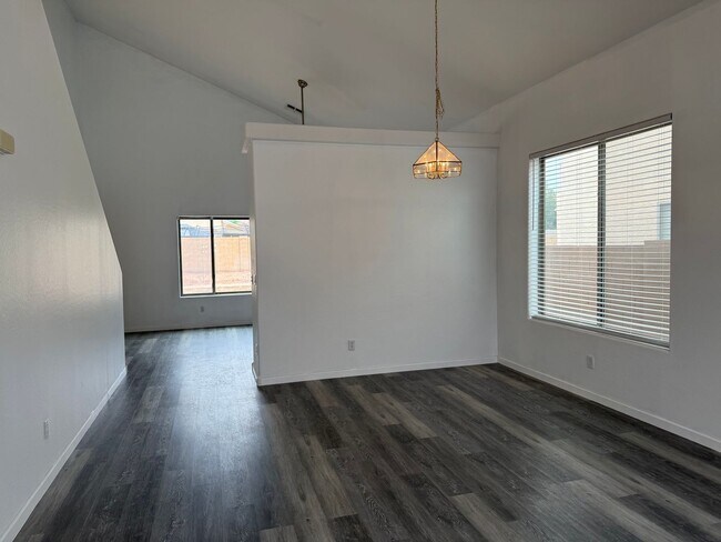 Building Photo - 2712 E Denim Trail