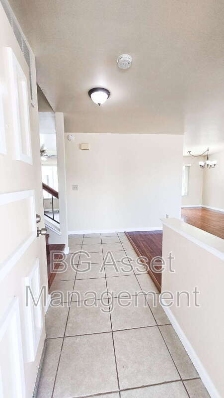 Building Photo - 322 Falcon Way