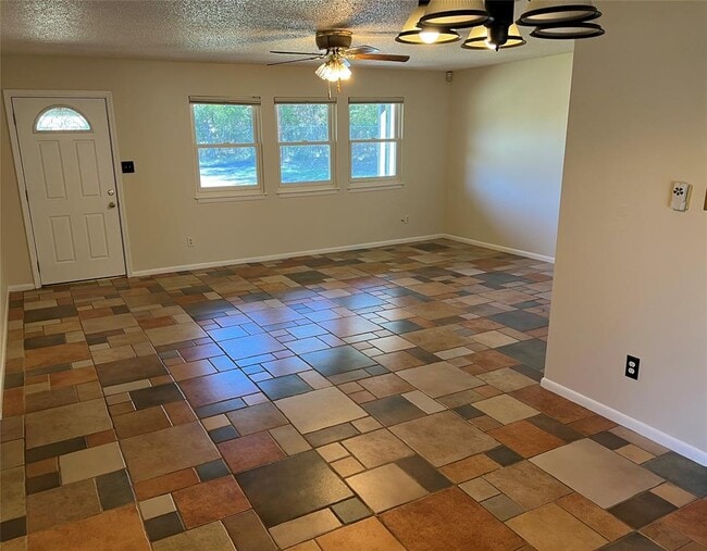 Building Photo - 16001 Awalt Dr