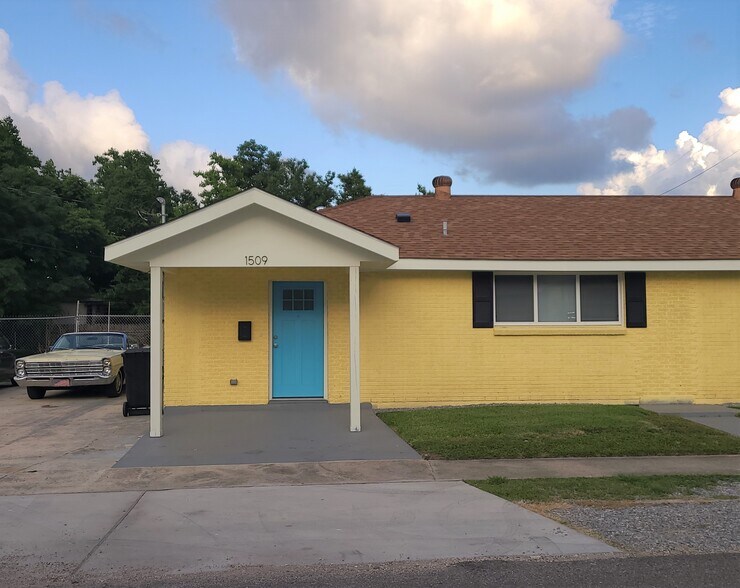 Front Porch - 1509 Congress St