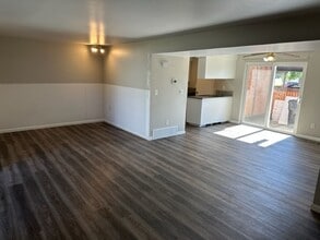 Building Photo - South Ogden town home