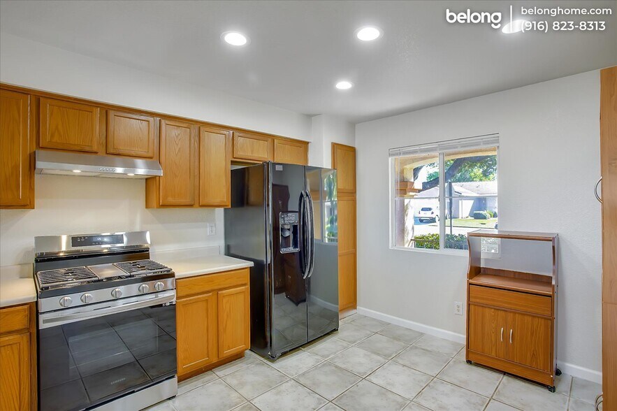 Building Photo - 4296 Aubergine Way