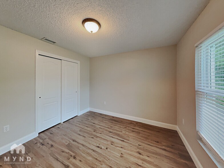 Building Photo - 2069 Banbury Ln