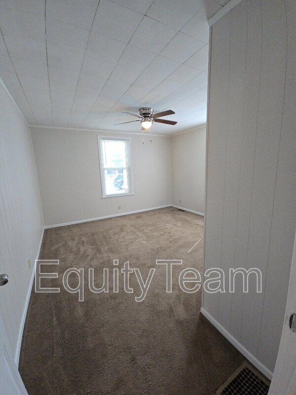 Building Photo - 1716 Cedar Ave