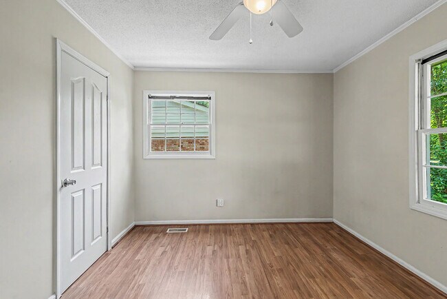 Building Photo - 124 Carolina Cir