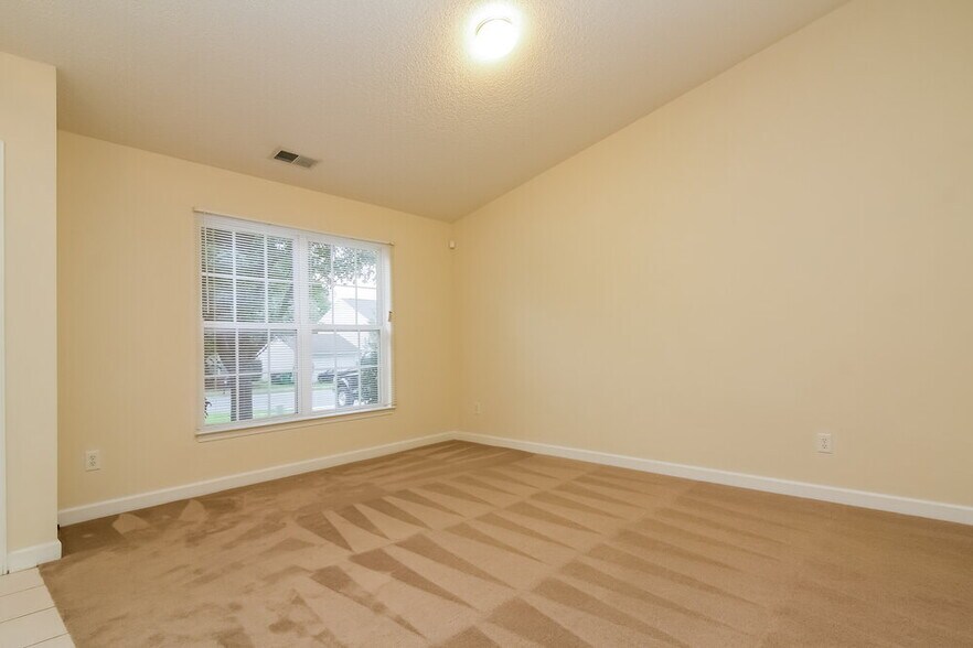 Building Photo - 1028 Jordans Pond Ln