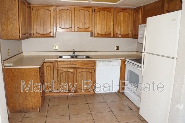 Building Photo - 2227 N 24th Pl