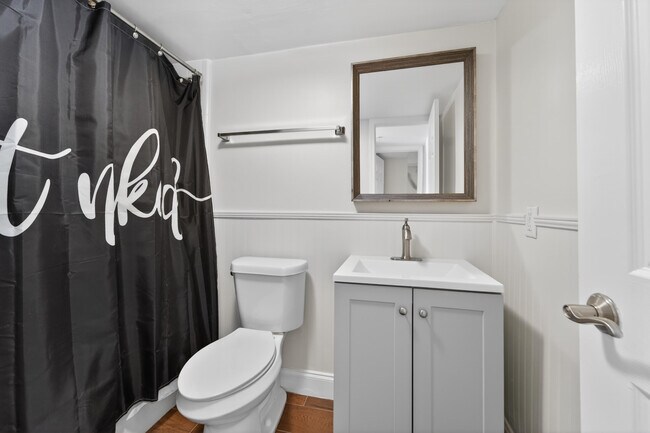 Building Photo - 801 Andrews Ave