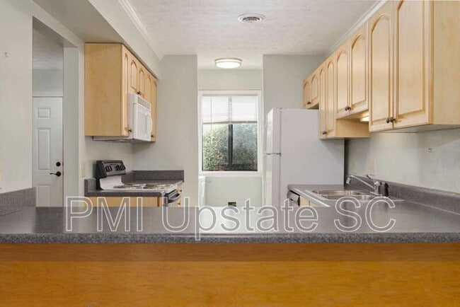 Building Photo - 100 Buttercup Way