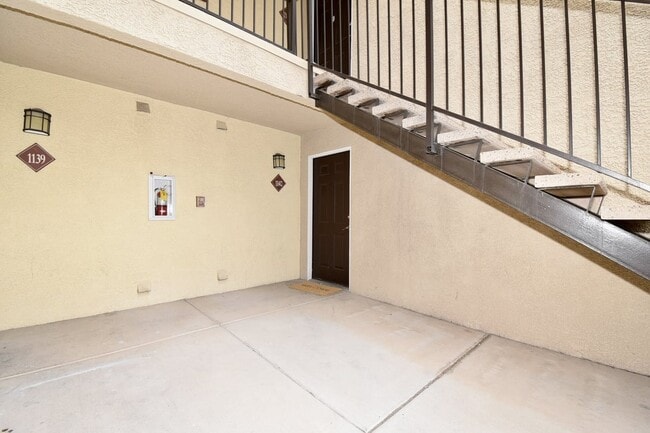 Building Photo - 1 Car Garage | Gated Community | 1st Floor Unit