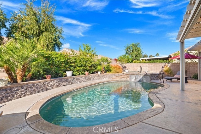 Building Photo - 36627 Crown St