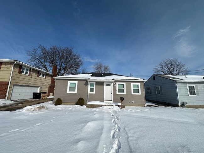 Building Photo - 181 Gibson St