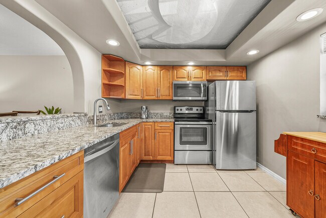 Building Photo - 2615 NE 1st Ct