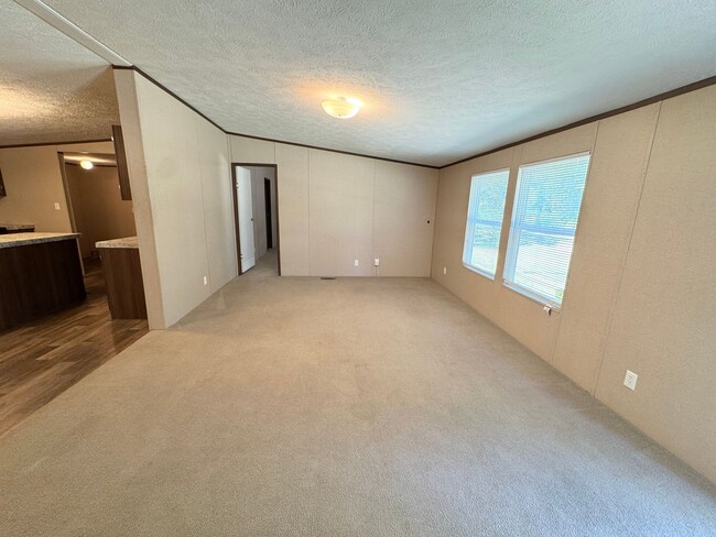 Building Photo - 2843 Old Reaves Ferry Rd