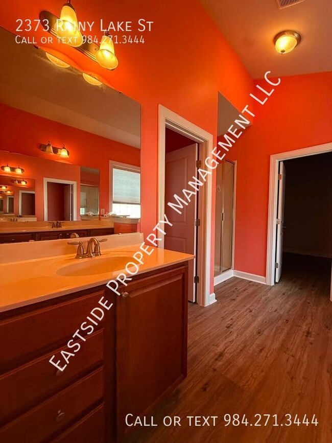 Building Photo - 2373 Rainy Lake St