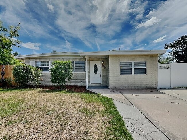 Building Photo - 2514 10th Ave Dr E