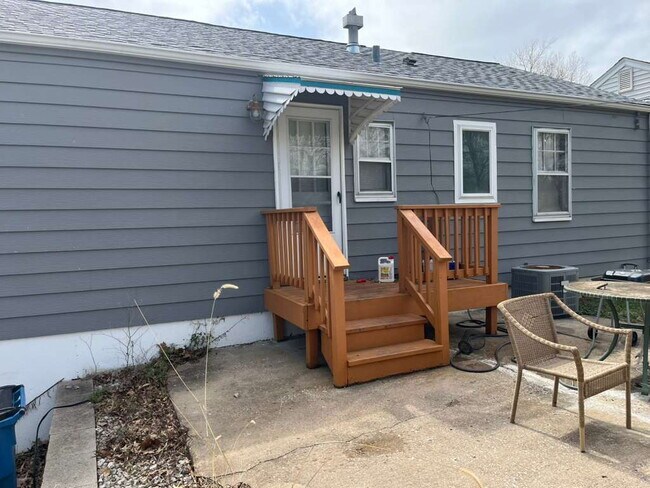 Building Photo - 9813 Lullaby Ln