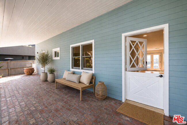 Building Photo - 6457 Surfside Way