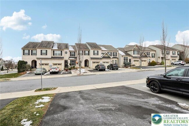 Building Photo - 270 Milkweed Dr