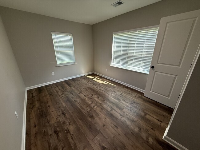 Building Photo - 6970 Raleigh Lagrange Dr
