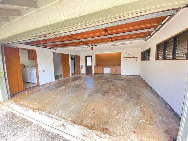 Building Photo - 98-604 Kuini St.