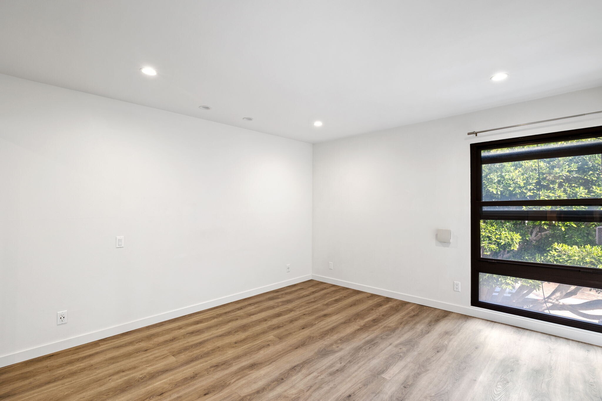 Building Photo - 7742 Redlands St
