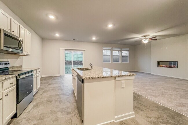 Building Photo - 101 Hamilton Pointe Dr