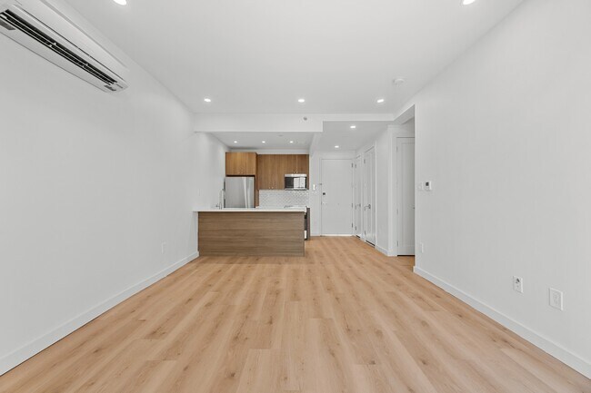 Building Photo - 68 Gold Street